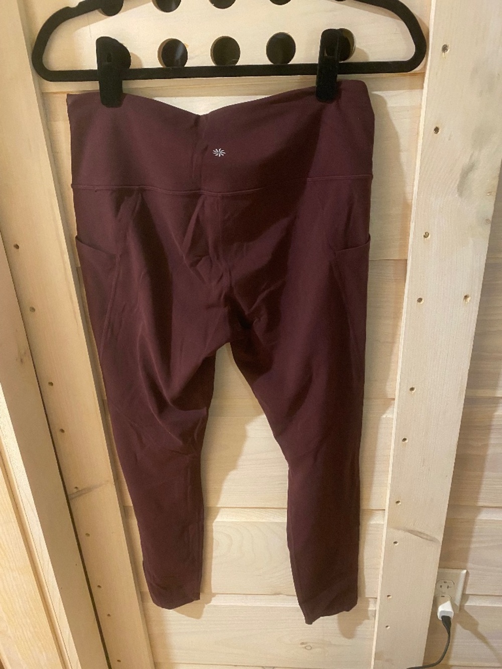 Athleta burgundy leggings L 7/8 length